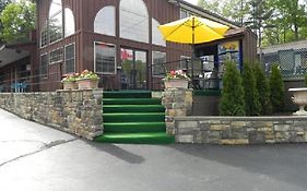 Mohican Resort Motel, Conveniently Located To All Lake George Attractions